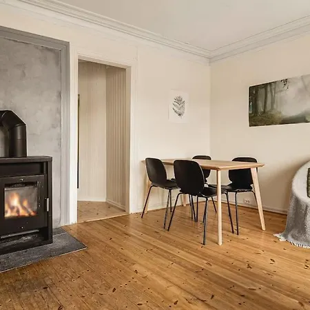Nydelig Hus Med Privat Hage Og Fantastisk Utsikt Over Fisketorget, Bryggen Og Sentrum Apartment *