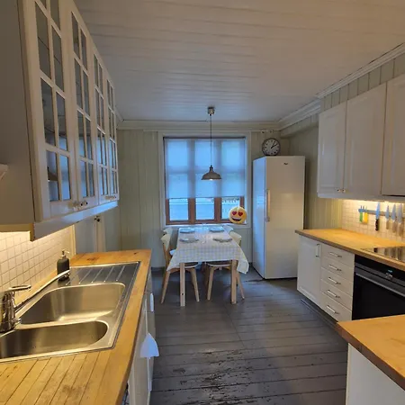 Apartment Nydelig Hus Med Privat Hage Og Fantastisk Utsikt Over Fisketorget, Bryggen Og Sentrum Bergen