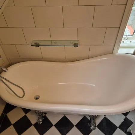 Nydelig Hus Med Privat Hage Og Fantastisk Utsikt Over Fisketorget, Bryggen Og Sentrum