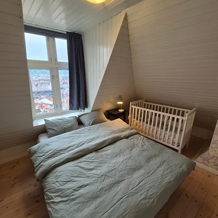 Nydelig Hus Med Privat Hage Og Fantastisk Utsikt Over Fisketorget, Bryggen Og Sentrum * Bergen