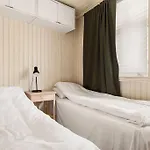 아파트 Nydelig Hus Med Privat Hage Og Fantastisk Utsikt Over Fisketorget, Bryggen Og Sentrum *
