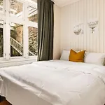 Nydelig Hus Med Privat Hage Og Fantastisk Utsikt Over Fisketorget, Bryggen Og Sentrum 아파트 *