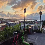 Nydelig Hus Med Privat Hage Og Fantastisk Utsikt Over Fisketorget, Bryggen Og Sentrum 아파트 베르겐
