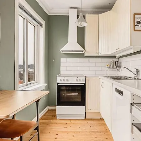 Nydelig Hus Med Privat Hage Og Fantastisk Utsikt Over Fisketorget, Bryggen Og Sentrum Appartement