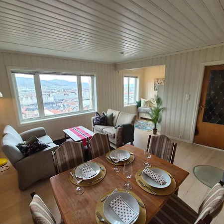 Lägenhet Nydelig Hus Med Privat Hage Og Fantastisk Utsikt Over Fisketorget, Bryggen Og Sentrum