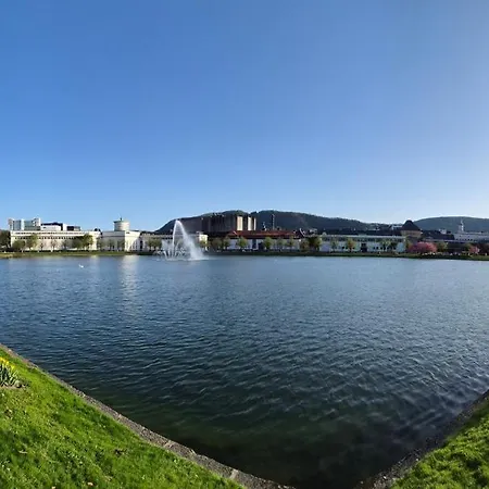 Appartement Nydelig Hus Med Privat Hage Og Fantastisk Utsikt Over Fisketorget, Bryggen Og Sentrum *