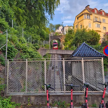 Nydelig Hus Med Privat Hage Og Fantastisk Utsikt Over Fisketorget, Bryggen Og Sentrum Appartement *