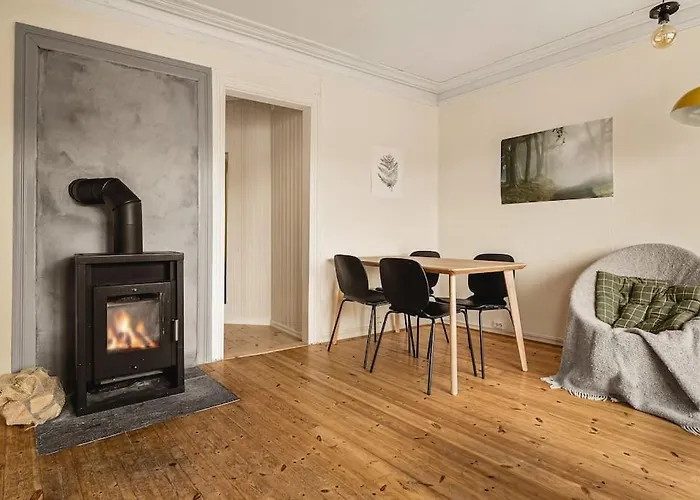 Nydelig Hus Med Privat Hage Og Fantastisk Utsikt Over Fisketorget, Bryggen Og Sentrum Lägenhet *