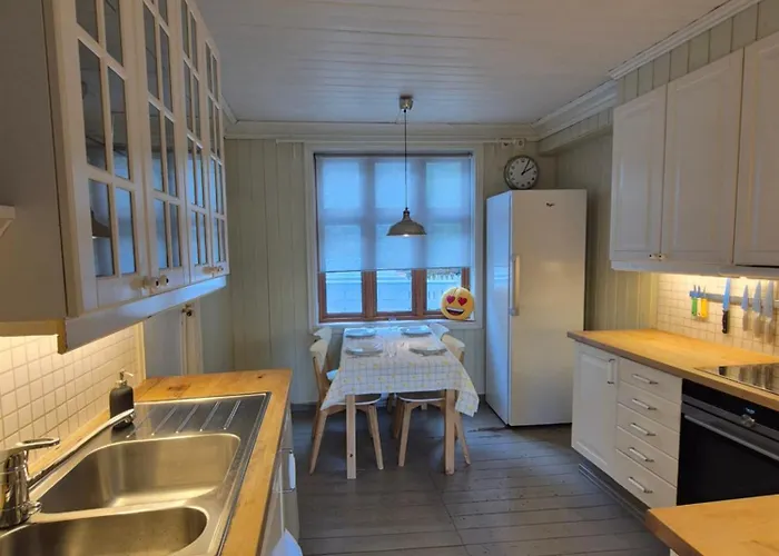 Lägenhet Nydelig Hus Med Privat Hage Og Fantastisk Utsikt Over Fisketorget, Bryggen Og Sentrum Bergen