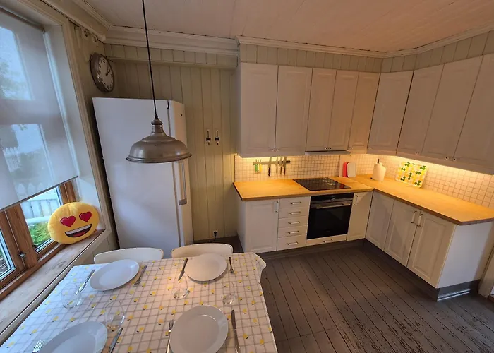 Nydelig Hus Med Privat Hage Og Fantastisk Utsikt Over Fisketorget, Bryggen Og Sentrum * 베르겐