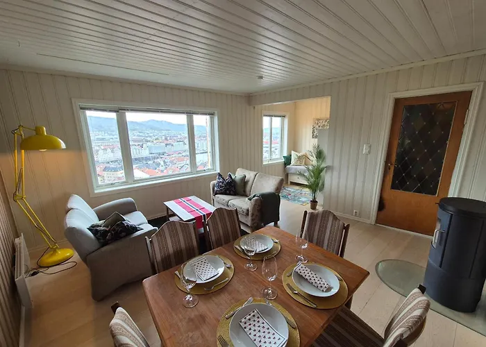Lägenhet Nydelig Hus Med Privat Hage Og Fantastisk Utsikt Over Fisketorget, Bryggen Og Sentrum