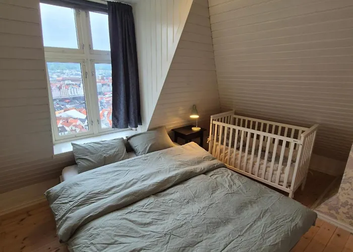 Nydelig Hus Med Privat Hage Og Fantastisk Utsikt Over Fisketorget, Bryggen Og Sentrum * 베르겐