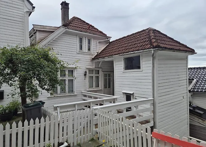 Lägenhet Nydelig Hus Med Privat Hage Og Fantastisk Utsikt Over Fisketorget, Bryggen Og Sentrum